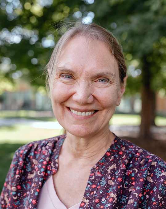 Headshot of Elise Forier Edie