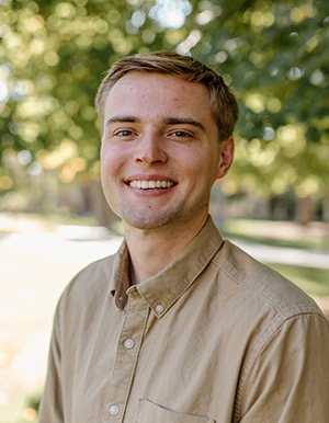 Headshot of Isaiah Schmidt