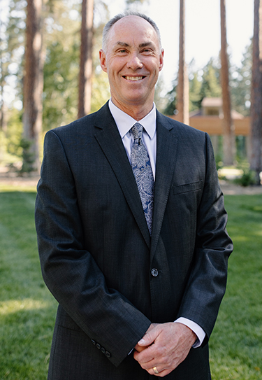 Headshot of Scott McQuilkin