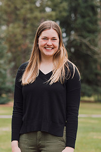 Outdoor photo portrait of Genevieve Symons