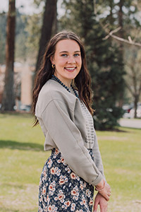 Outdoor photo portrait of Monica Taylor